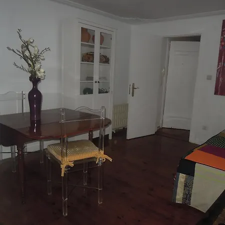 Color House In Apartment Lisbon